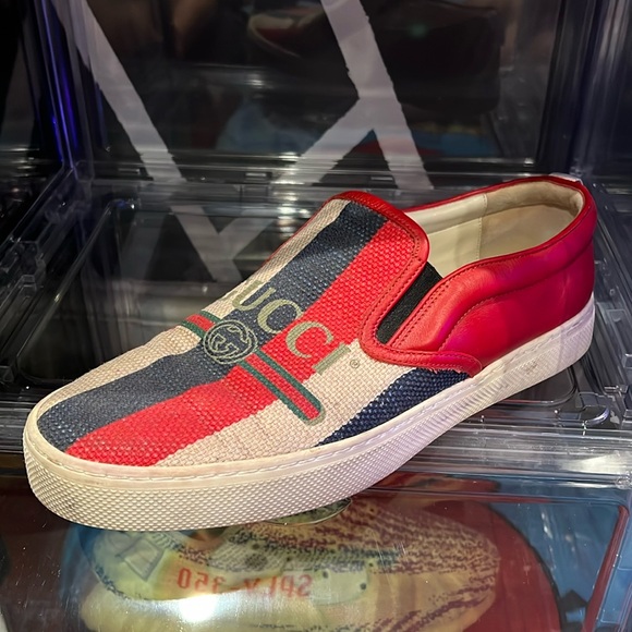 Gucci Slip-Ons - Picture 2 of 3